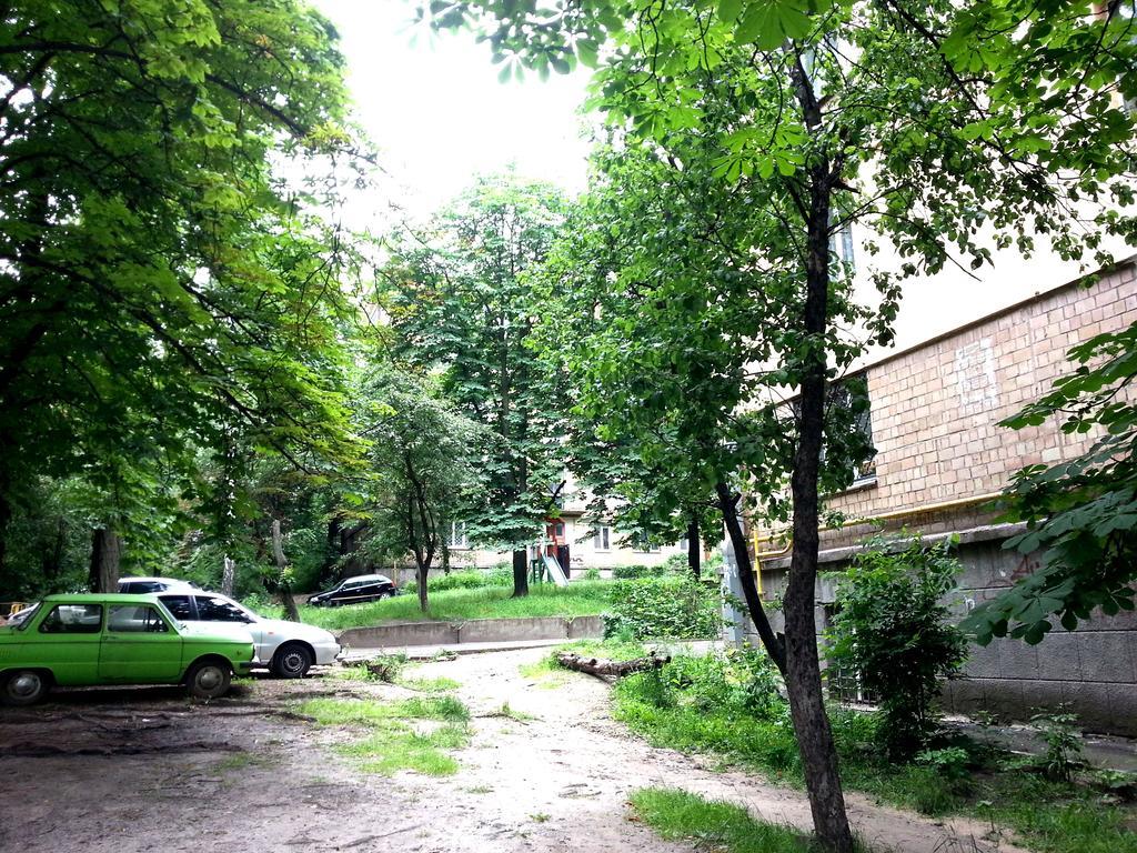 Standard Apartment on Umanskaya Kiev Eksteriør bilde