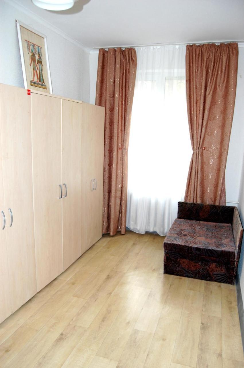 Standard Apartment on Umanskaya Kiev Eksteriør bilde