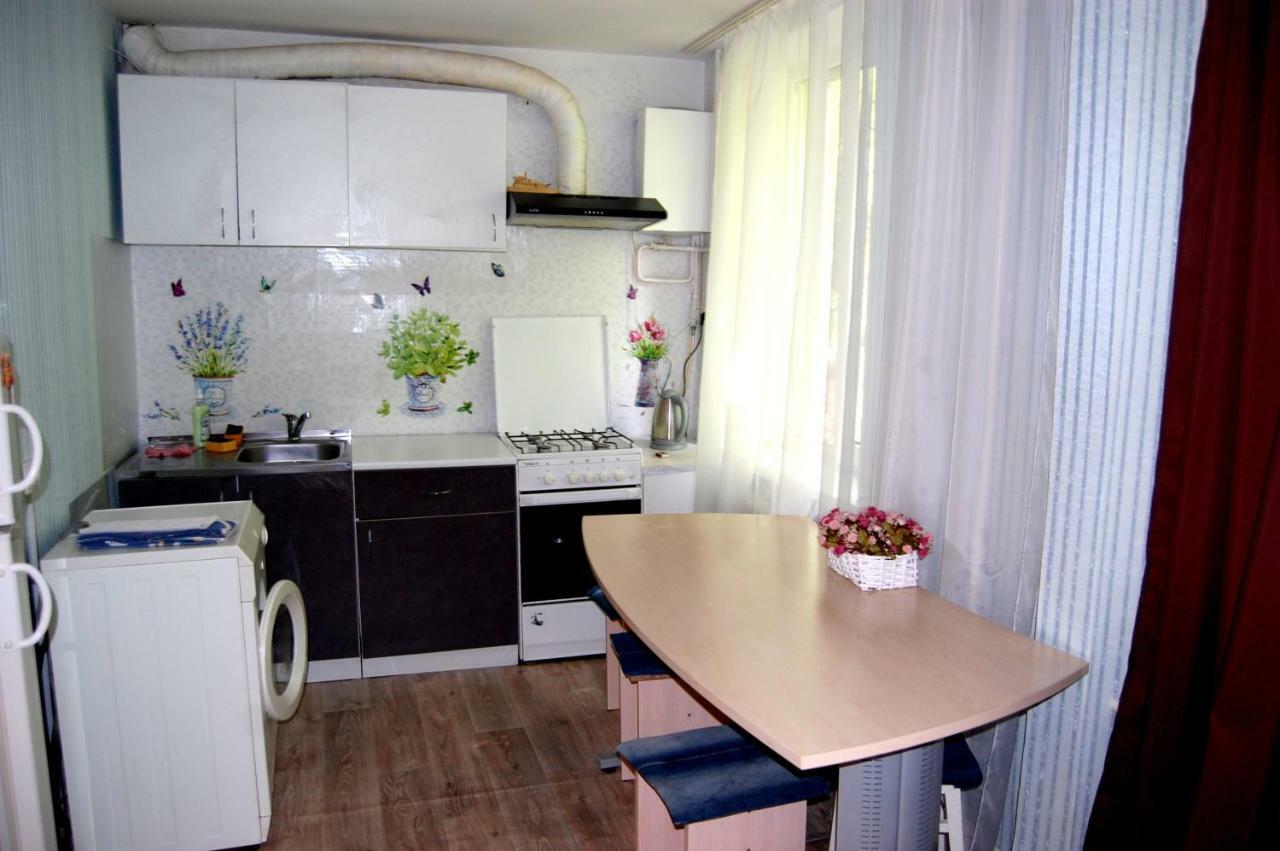 Standard Apartment on Umanskaya Kiev Eksteriør bilde